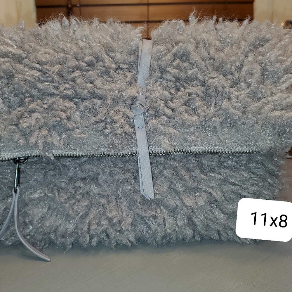 Universal Threads Clutch - image 1